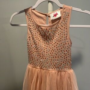 Adorable size 7 child’s dress. Gently used.  Good condition. Soft rose gold.
